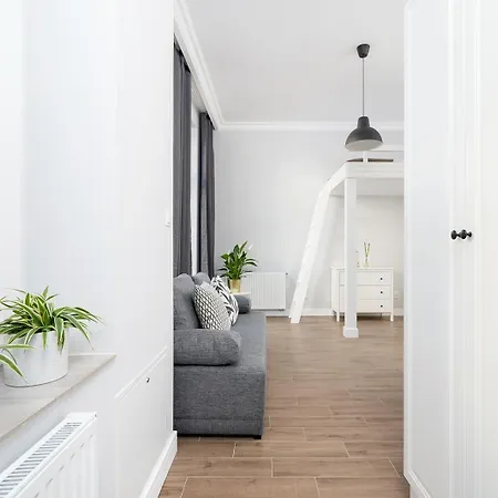 Velvet Latte Studio with Balcony&AC - Kazimierz Apartment *