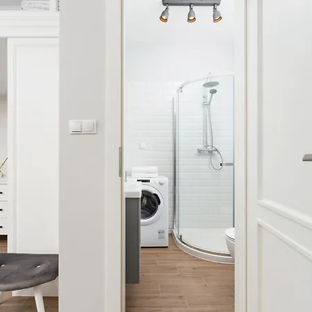 Velvet Latte Studio with Balcony&AC - Kazimierz Apartment